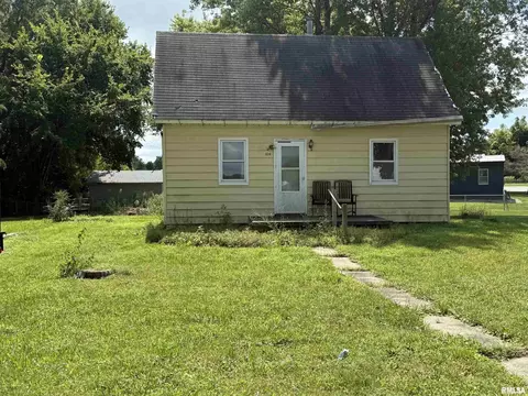 980 W Old Locust St, Canton, IL 61520