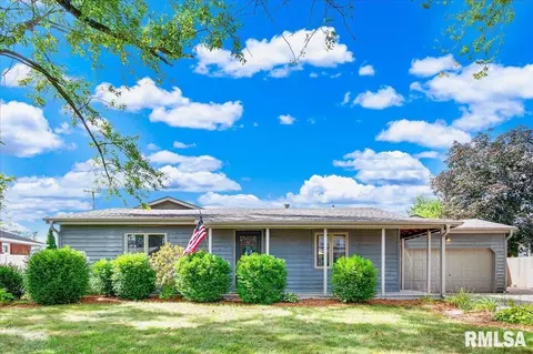 7720 W Redwing Dr, Peoria, IL 61604