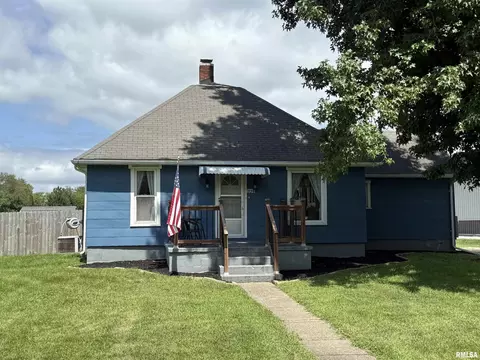 975 Old West Locust St, Canton, IL 61520