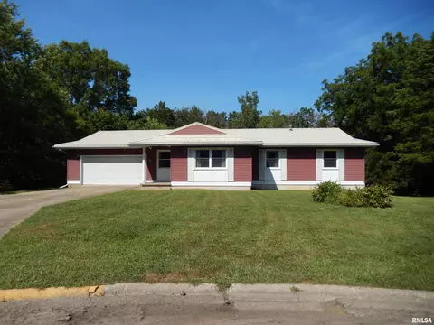 50 Kimberly Ct, Macomb, IL 61455