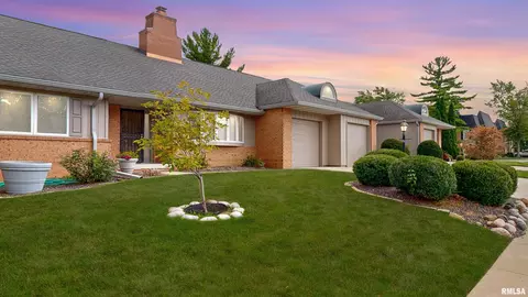 7408 N Brittany Park Ct, Peoria, IL 61614
