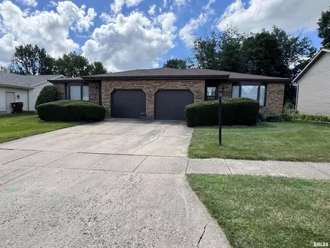 1920 Country Fair Dr, Washington, IL 61571