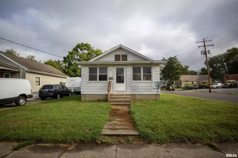275 Derby St, Pekin, IL 61554