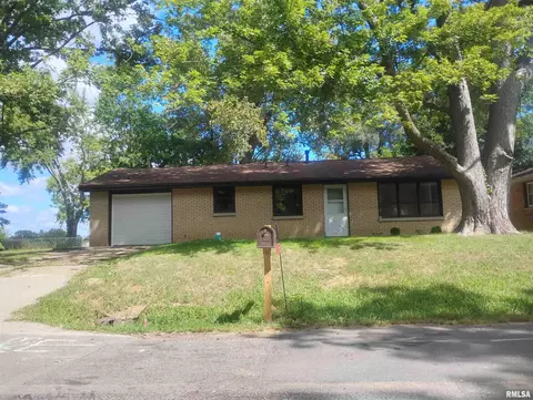 315 Smith St, Creve Coeur, IL 61610