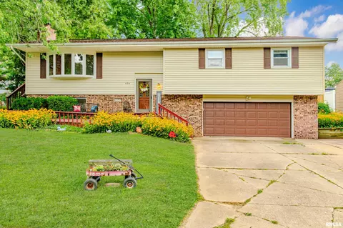 404 Avondale Dr, East Peoria, IL 61611