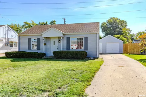 3012 N Wilson Dr, Peoria, IL 61604