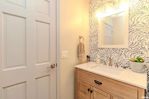 Bath - 20 Brompton Ct, Bloomington, IL 61704 photo 2 of 10