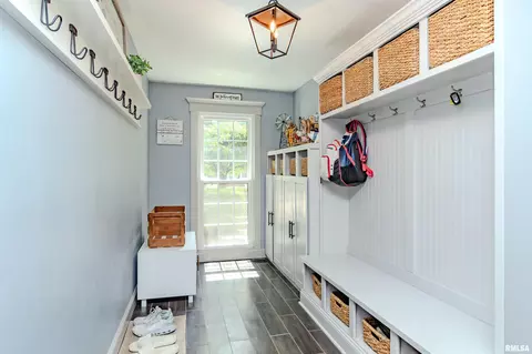 Entry Way - 20 Brompton Ct, Bloomington, IL 61704 photo 4 of 6