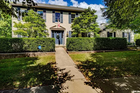 20 Brompton Ct, Bloomington, IL 61704