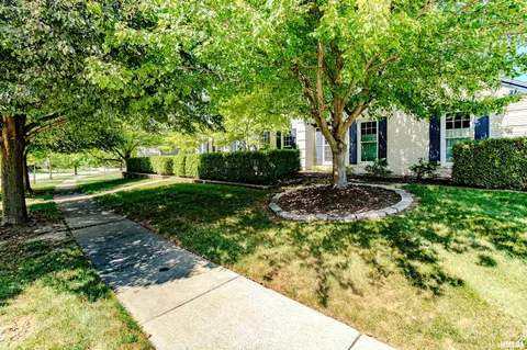 Exterior - 20 Brompton Ct, Bloomington, IL 61704 photo 10 of 18
