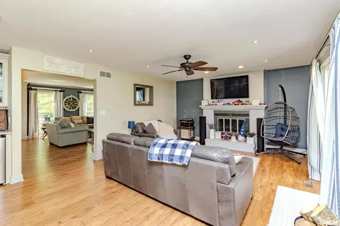 Living - 20 Brompton Ct, Bloomington, IL 61704 photo 5 of 7