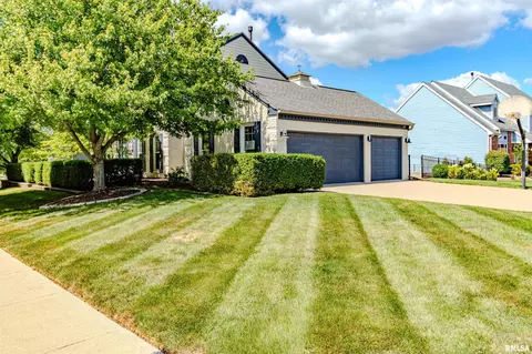 Exterior - 20 Brompton Ct, Bloomington, IL 61704 photo 4 of 18
