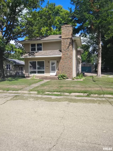 1031 E Olive St, Canton, IL 61520