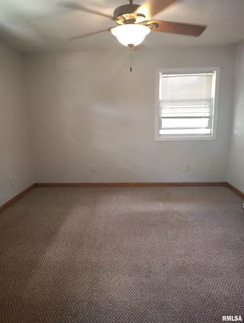 Bedroom - 1031 E Olive St, Canton, IL 61520 photo 3 of 3