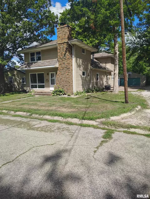 Other - 1031 E Olive St, Canton, IL 61520 photo 2 of 12