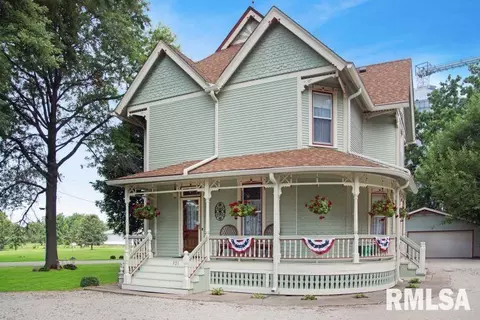 321 W 2nd St, Toulon, IL 61483