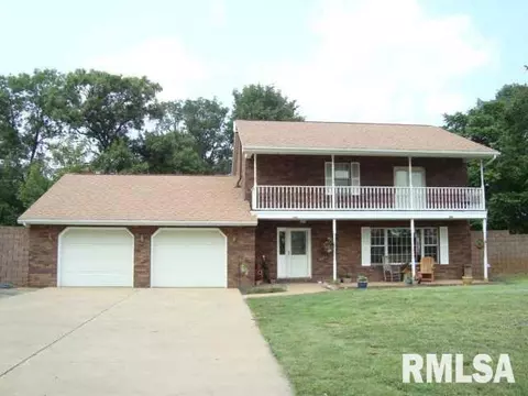 12724 Schleder Rd, Pekin, IL 61554