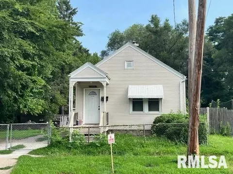 2507 W Latrobe St, Peoria, IL 61605