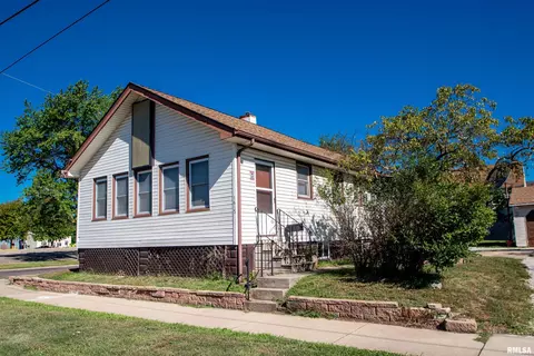 1615 W Antoinette St, Peoria, IL 61605