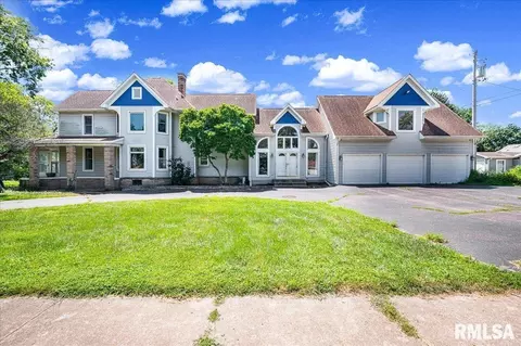 721 N 5th St, Chillicothe, IL 61523