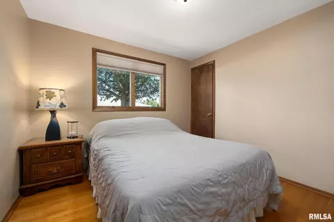 Bedroom - 930 E Jackson St, Morton, IL 61550 photo 3 of 6