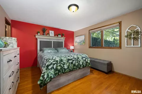 Bedroom - 930 E Jackson St, Morton, IL 61550 photo 1 of 6