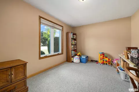 Bedroom - 930 E Jackson St, Morton, IL 61550 photo 5 of 6