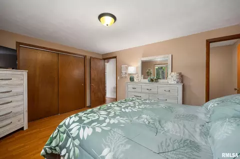 Bedroom - 930 E Jackson St, Morton, IL 61550 photo 2 of 6