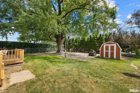 Exterior - 930 E Jackson St, Morton, IL 61550 photo 7 of 7