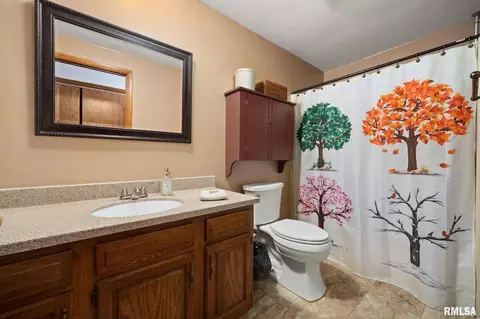 Bath - 930 E Jackson St, Morton, IL 61550 photo 2 of 2