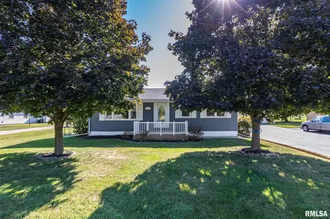 140 S Roosevelt St, North Pekin, IL 61554