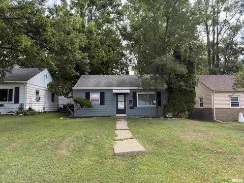 3824 N Dayton Ave, Peoria, IL 61614