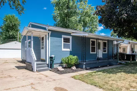 1407 Koch St, Pekin, IL 61554