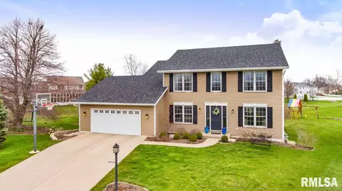 7 Somerset Ct, Washington, IL 61571