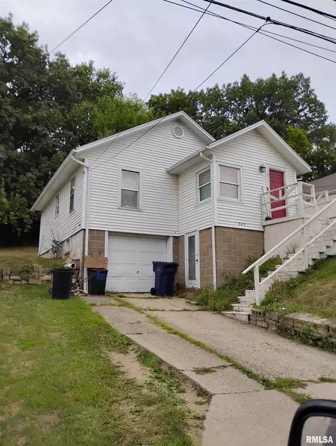 323 Buena Vista St, Bartonville, IL 61607
