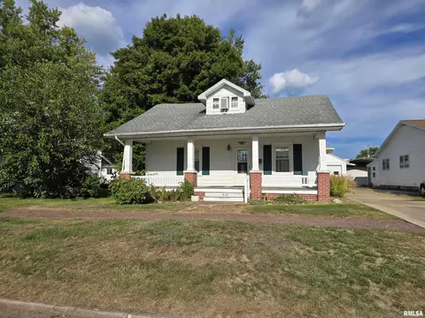 635 S 1st Ave, Canton, IL 61520