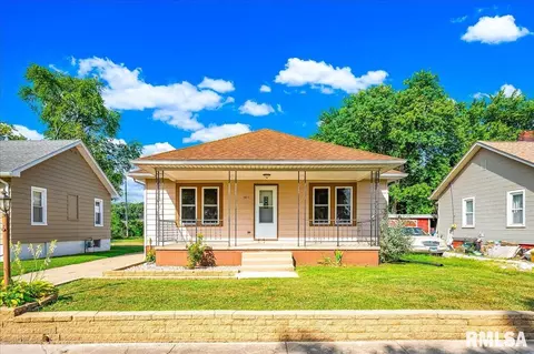 1805 Karo St, Pekin, IL 61554