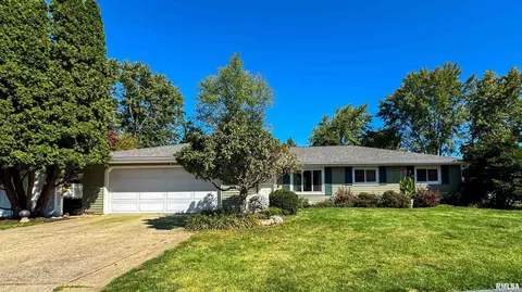 108 Supreme Ct, East Peoria, IL 61611