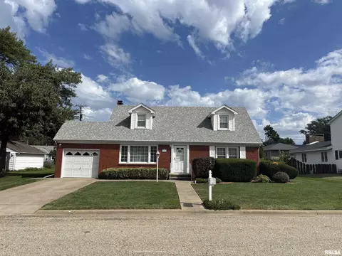 823 Lawndale St, Lacon, IL 61540