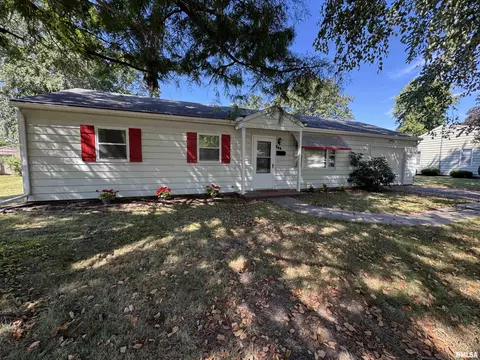 705 Bobby Ave, Macomb, IL 61455