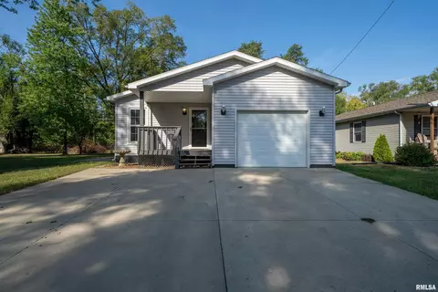 309 S 1st St, South Pekin, IL 61564