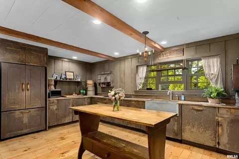 Kitchen - 10505 W Riekena Rd, Mapleton, IL 61547 photo 2 of 4