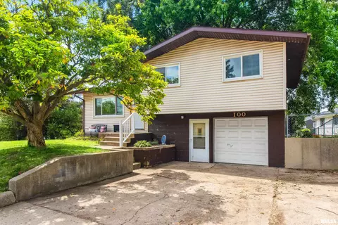100 Spruce St, East Peoria, IL 61611