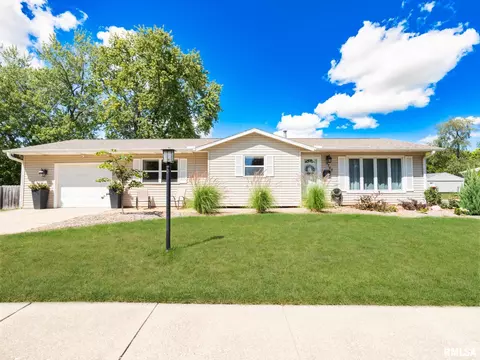 3707 W Creighton Ter, Peoria, IL 61615