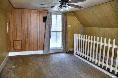 Bedroom - 521 S Johnson St, Macomb, IL 61455 photo 3 of 6