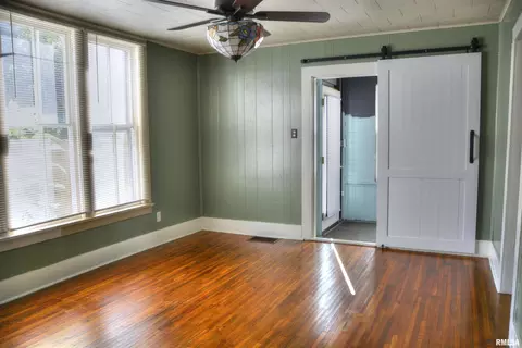 Living - 521 S Johnson St, Macomb, IL 61455 photo 1 of 4