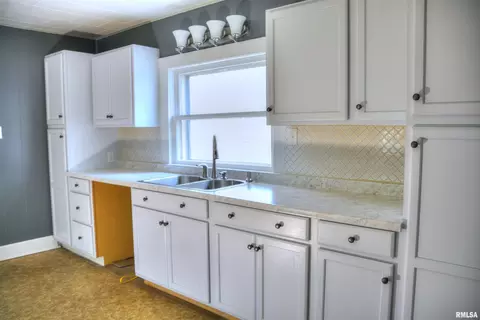 Kitchen - 521 S Johnson St, Macomb, IL 61455 photo 2 of 5