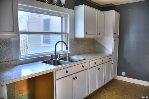 Kitchen - 521 S Johnson St, Macomb, IL 61455 photo 4 of 5