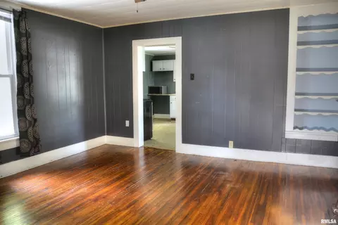 Living - 521 S Johnson St, Macomb, IL 61455 photo 4 of 4