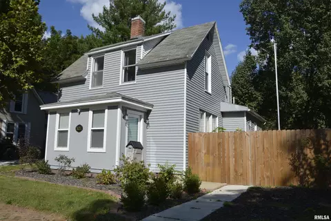 521 S Johnson St, Macomb, IL 61455